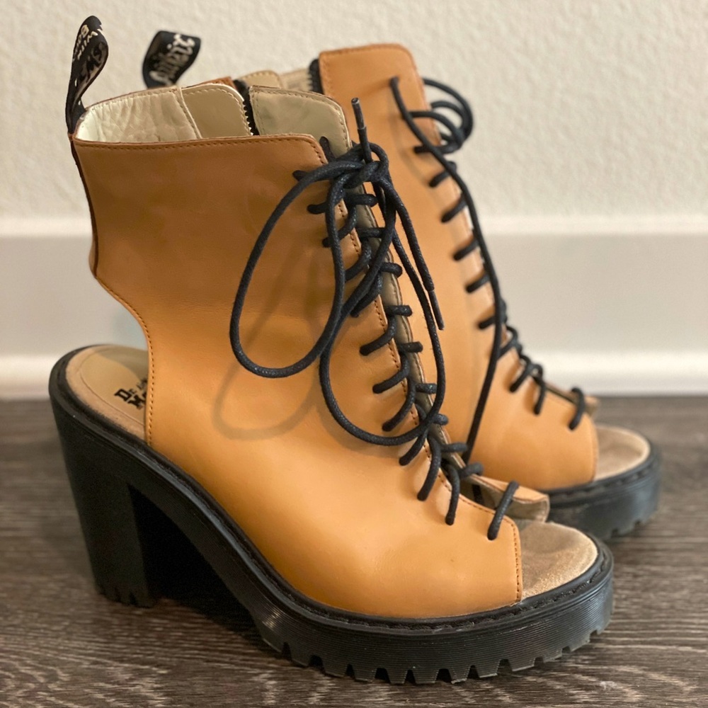 Dr.Martens sandals